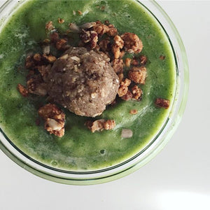 Green Baobab Smoothie with Nut Balls